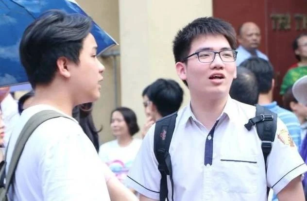 Đề thi môn Lý lớp 10 Trường THPT Chuyên Khoa học Tự nhiên