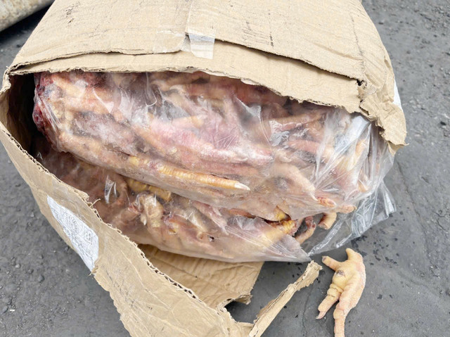 Chân gà tang vật vụ án. changa3.jpg