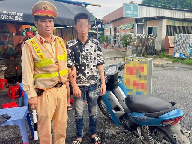 CSGT khống chế đối tượng, tạm giữ tang vật liên quan. capture-2140.png
