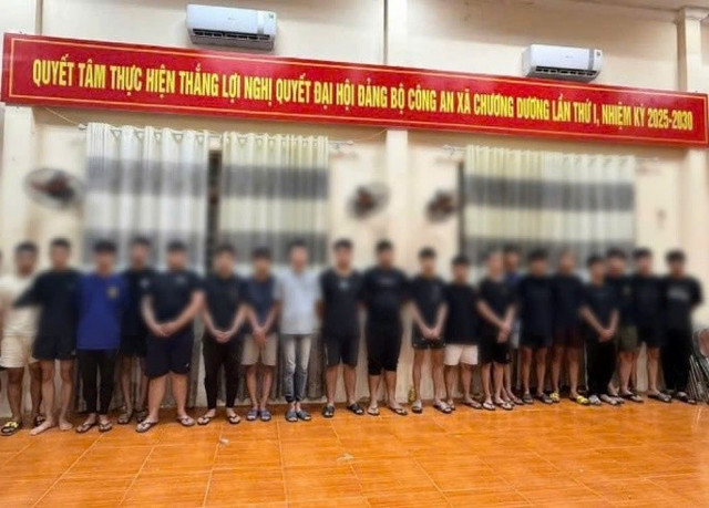 Nhóm đối tượng tại cơ quan Công an. tai-xuong.jpg
