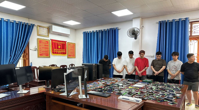 Các đối tượng và tạng vật vụ án. 2-761.jpg