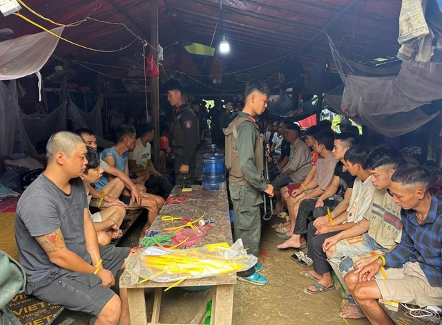 Các đối tượng bị bắt giữ. 7.jpg