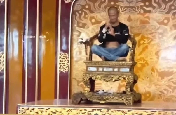 Vụ phá ngai vàng triều Nguyễn- trách nhiệm cơ quan quản lý?