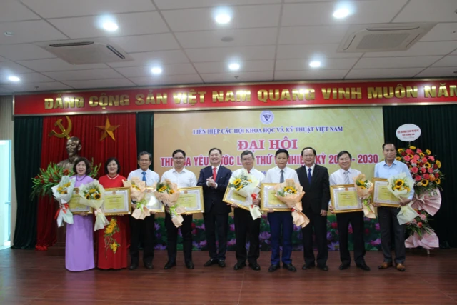 Đại hội thi đua yêu nước lần thứ V khẳng định bước phát triển mới