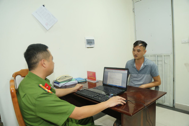Đối tượng Cương tại cơ quan Công an. 4.jpg