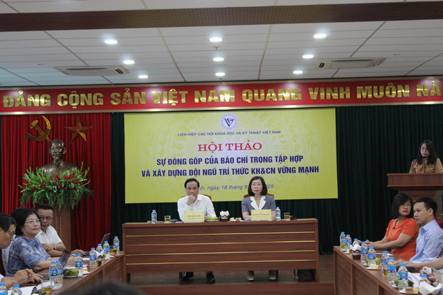 Toàn cảnh buổi hội thảo. img-4361.jpg