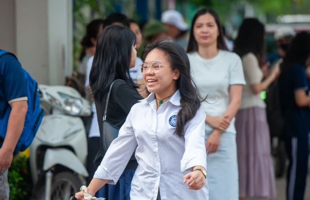 Hôm nay, gần 103.000 thí sinh Hà Nội tham dự kỳ thi vào lớp 10