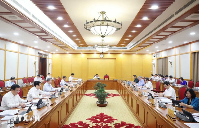Quang cảnh cuộc họp của Bộ Chính trị về sắp xếp tổ chức bộ máy và đơn vị hành chính, ngày 6/6. Ảnh: TTXVN capture-912.png