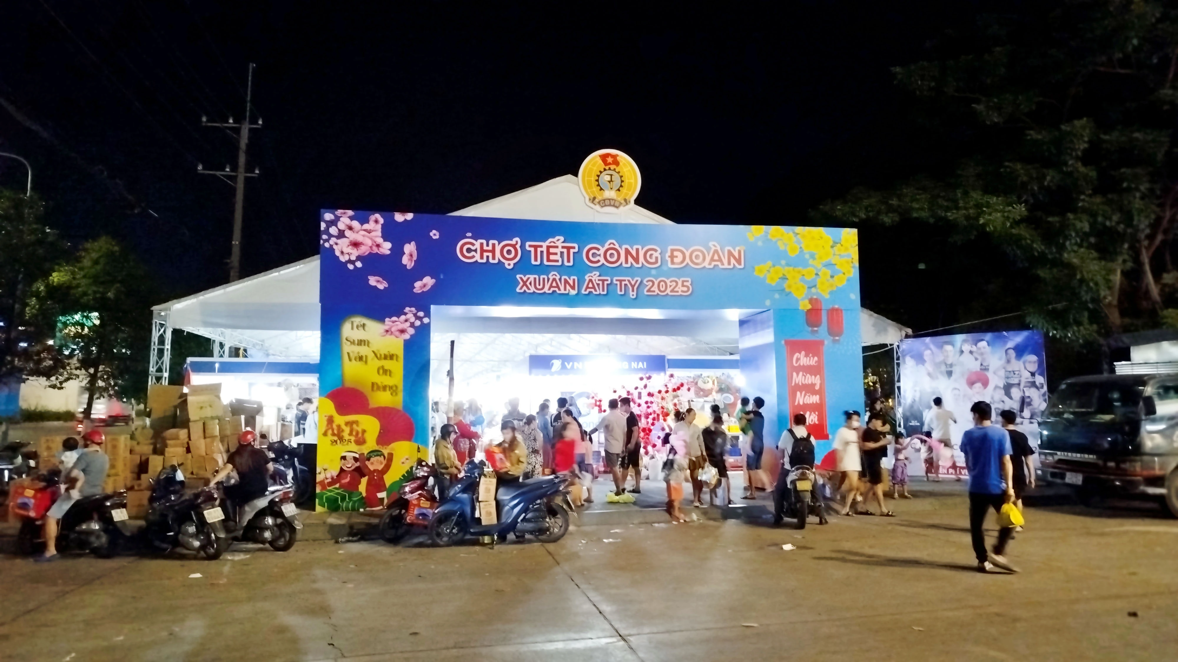 Đồng Nai: Hàng hóa ưu đãi tại chợ Công đoàn xuân Ất Tỵ