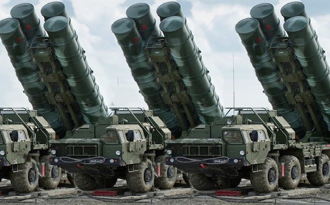 Đáng ngạc nhiên khi hệ thống tên lửa phòng không nổi tiếng nhất của Nga là S-400 Triumf chỉ đứng ở vị trí thứ ba, tổ hợp có thể sử dụng nhiều loại tên lửa khác nhau, khiến nó trở nên cực kỳ linh hoạt khi thực hiện nhiệm vụ.