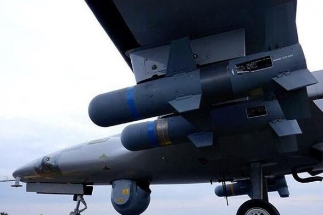 Bên cạnh đó, phiên bản xuất khẩu của UAV Bayraktar TB2 tới một quốc gia thân Nga sẽ có nhiều khác biệt so với loại mà quân đội Thổ Nhĩ Kỳ hay đối tác đặc biệt của họ (như Azerbaijan) đang sử dụng.