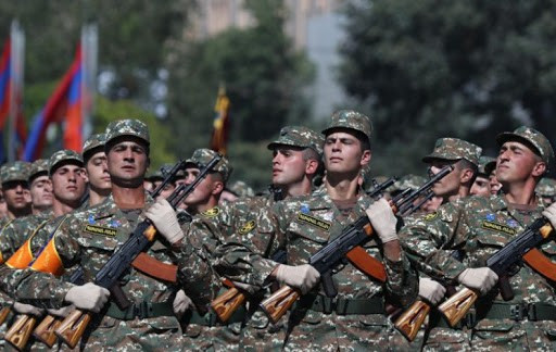 “Chúng tôi có thể tự tin nói rằng nếu quân đội Artsakh cố gắng tấn công lực lượng Azerbaijan thì Baku sẽ ngay lập tức đáp trả, rõ ràng là vai trò của binh sĩ Nga trong nhiệm vụ gìn giữ hòa bình chưa có được sức nặng cần thiết”, chuyên gia lưu ý.