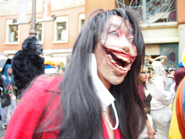 Lễ hội Halloween không phải là lễ hội truyền thống ở Nhật Bản nhưng người dân nơi đây lại rất yêu thích lễ hội này. Nhật Bản vốn là đất nước có nhiều nhân vật ma quái trong sử thi, truyền thuyết nên khi du lịch Nhật Bản vào thời điểm này, du khách sẽ phải ngỡ ngàng trước sự đa dạng về tạo hình của giới trẻ Nhật. Ảnh: Photozou.