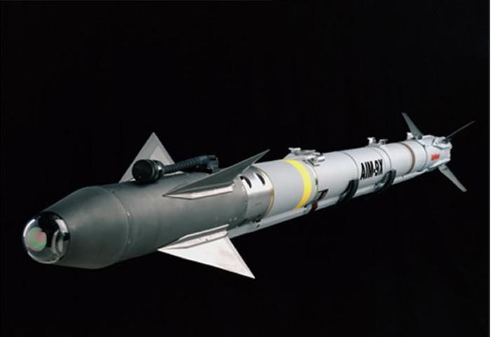 Nạn nhân gần đây nhất của loại tên lửa này là chiếc Su-24 Nga. Đó là hồi năm 2025, khi chiến đấu cơ F-16 của Thổ Nhĩ Kỳ đã khải hỏa tên lửa AIM-9 và hạ chiếc Su-24 của Nga trên bầu trời Syria.