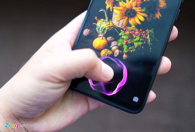 Model này có viên pin dung lượng 4.500 mAh, hoạt động trên nền tảng Android 9 với giao diện FunTouch 9. Bên cạnh đó, thiết bị còn sở hữu cảm biến vân tay trong màn hình, cho tốc độ mở khóa khá nhanh chưa đến 1 giây.
