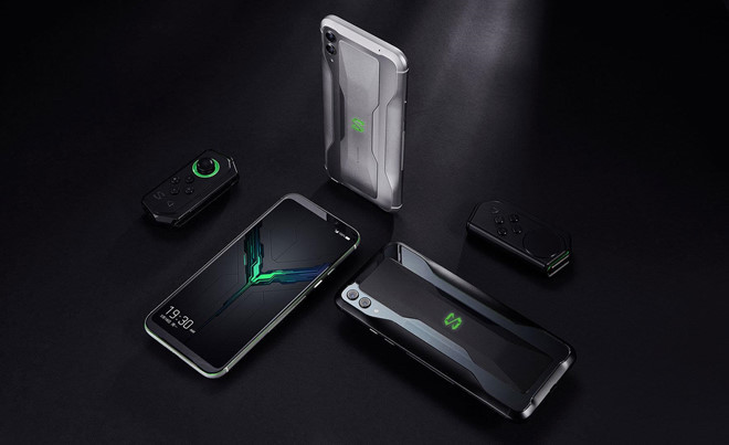 Black Shark 2 là bản nâng cấp của mẫu Black Shark Helo, có giá từ 476 USD. Máy có thiết kế đậm chất gaming hơn so với bản tiền nhiệm. Model này dùng chip Snapdragon 855, tuỳ chọn RAM 6/8/12 GB cùng bộ nhớ 128/256 GB. Ảnh: Xiaomi.