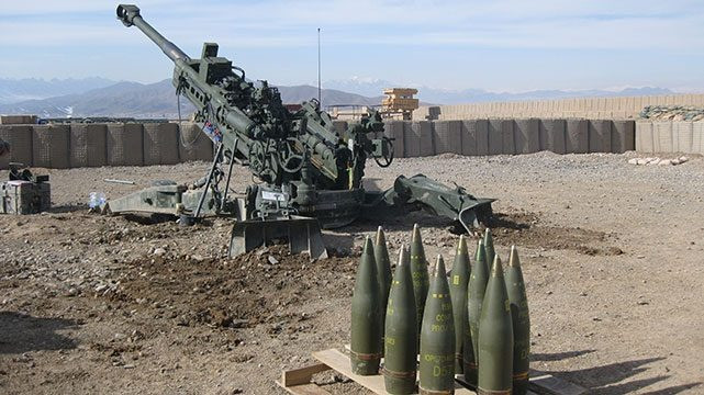 Nòng pháo của M777 được thiết kế để có thể sử dụng được nhiều loại đạn tấn công các loại mục tiêu khác nhau. Với đạn M982 Excalibur được dẫn đường bằng Hệ thống định vị toàn cầu (GPS), tầm bắn của M777 sẽ được nâng lên tới 40km, với sai số 5m.