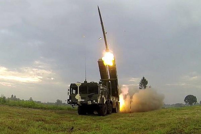 Trong diễn biến mới nhất, Armenia tuyên bố họ có thể xem xét lại thái độ của mình đối với Belarus, kể cả không công nhận kết quả bầu cử sau khi lãnh thổ Nagorno-Karabakh bị tên lửa Polonez của Belarus (Mink phân loại là pháo phản lực phóng loạt) tấn công.