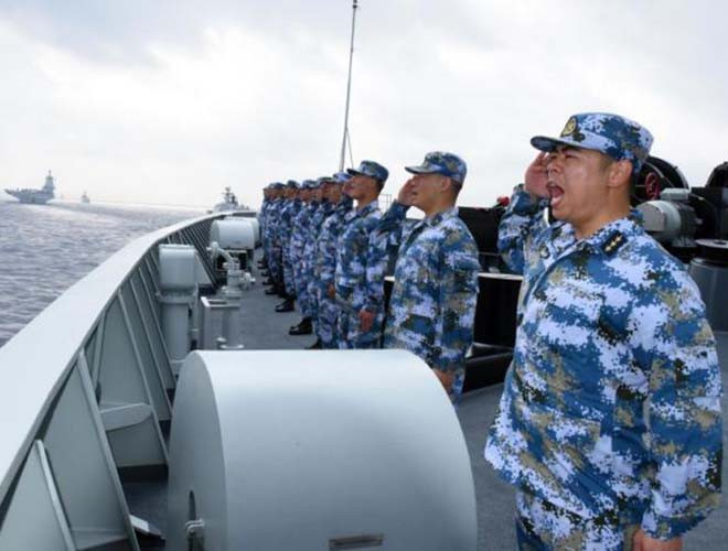 “Trung Quốc đang gây áp lực quân sự và ép buộc các nước láng giềng ở Biển Đông, thậm chí còn đánh chìm tàu cá Việt Nam. Mỹ phản đối mạnh mẽ hành động bắt nạt này của Trung Quốc và chúng tôi hy vọng các quốc gia khác cũng sẽ buộc họ phải chịu trách nhiệm”, ông Pompeo viết trong thông báo chung với Hiệp hội các quốc gia Đông Nam Á.