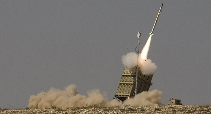 Căn cứ theo một số nguồn tin, đó sẽ là biến thể của hệ thống phòng không Israel "Vòm sắt" ( Iron Dome) có phạm vi phát hiện và tiêu diệt mục tiêu tối đa lần lượt là 350 km và 250 km.