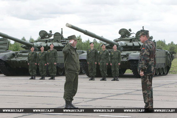 Hiện tại quân đội Belarus có trong biên chế khoảng 535 xe tăng T-72 với nhiều biên thể sửa đổi khác nhau, sẽ có một số lượng lớn được nâng cấp theo chuẩn T-72B3, bài báo nêu rõ.