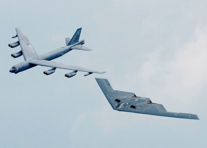 Hôm 12/5/2020, quân đội Mỹ thông báo một oanh tạc cơ B-1B cũng tham gia diễn tập chung cùng lực lượng phòng vệ trên không Nhật Bản ở biển Hoa Đông, nơi có nhóm đảo Senkaku/Điếu Ngư mà Nhật đang tranh chấp với Trung Quốc.