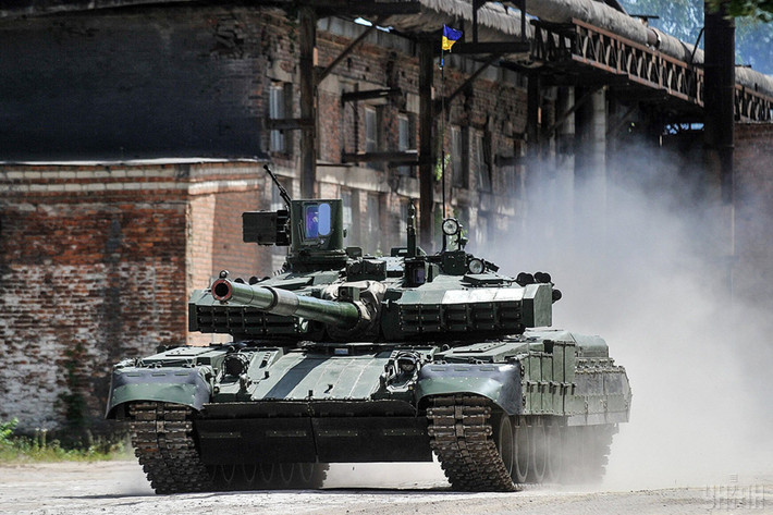 Thậm chí bộ phận "diều hâu" trong lực lượng vũ trang Ukraine còn lớn tiếng đe dọa sẽ dùng tên lửa Neptune bắn sập cầu nối eo biển Kerch, cũng như sử dụng tên lửa Grom tấn công Moskva nếu cảm thấy cần thiết.