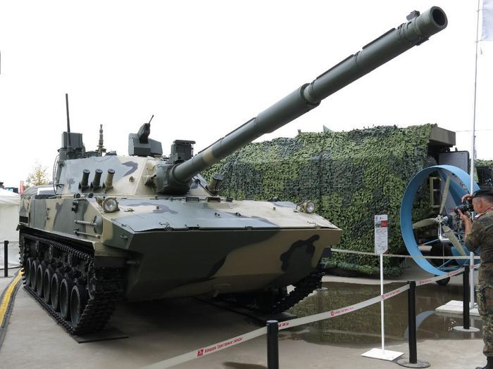 Tuy nhiên bắt đầu từ năm sau, việc đào tạo kíp chiến đấu dành cho pháo chống tăng tự hành Sprut-SDM1 sẽ bắt đầu tại trung tâm huấn luyện số 242 của Lực lượng đổ bộ đường không Nga.