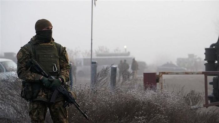 Trong lúc đó, phía Ukraine cho biết họ có ý định tiến hành một cuộc điều tra của riêng mình, chính quyền Kiev lập luận rằng đó không phải là các quân nhân trực thuộc quân đội Ukraine.