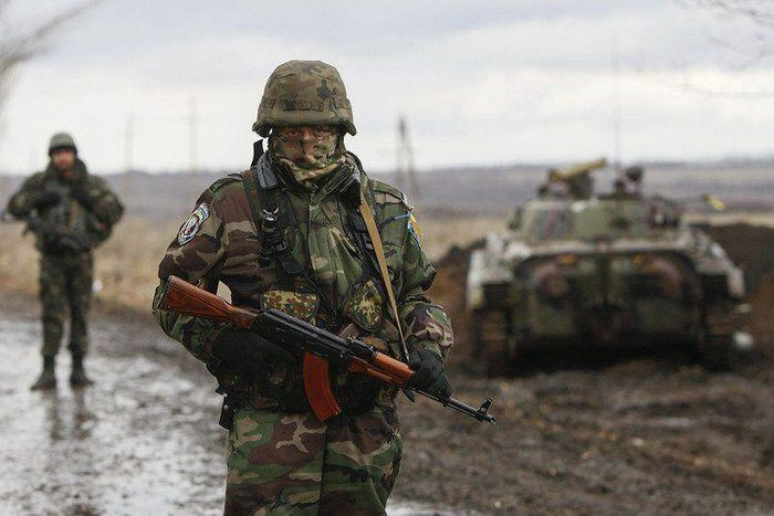 “Ba người đàn ông không rõ danh tính nhưng có vũ khí và dấu hiệu của quân nhân Ukraine đã cố gắng đột nhập qua biên giới Nga", hãng thông tấn TASS cho biết sau khi tham khảo nguồn tin từ FSB.