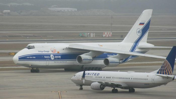 "Tôi muốn nhiều hơn nữa", ông Kozlov từng nói. Một năm sau, chiếc máy bay lớn nhất thế giới lúc bấy giờ là An-124 Ruslan được đưa vào biên chế. Phi công thử nghiệm của Phòng thiết kế Antonov Vladimir Terskiy đã bay vòng quanh Liên Xô, và Kozlov đã nghĩ đến việc bay vòng quanh thế giới.