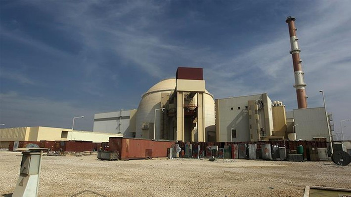 Nhưng theo nhận định của hầu hết các nhà phân tích thì khoảng thời gian để Iran có thể thu nhỏ vũ khí hạt nhân của mình và gắn vào đầu đạn tên lửa sẽ không thể diễn ra trong 2 năm tới mà phải lâu hơn.