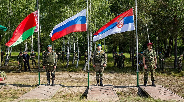 Viễn cảnh Belarus sẽ gia nhập NATO hiện vẫn chưa được nhắc tới và được xem là khá xa vời, nhưng việc Minsk đang thực hiện chính sách hướng Tây nhằm thắt chặt quan hệ với EU rõ ràng là diễn biến mà Moskva chẳng thể xem thường.