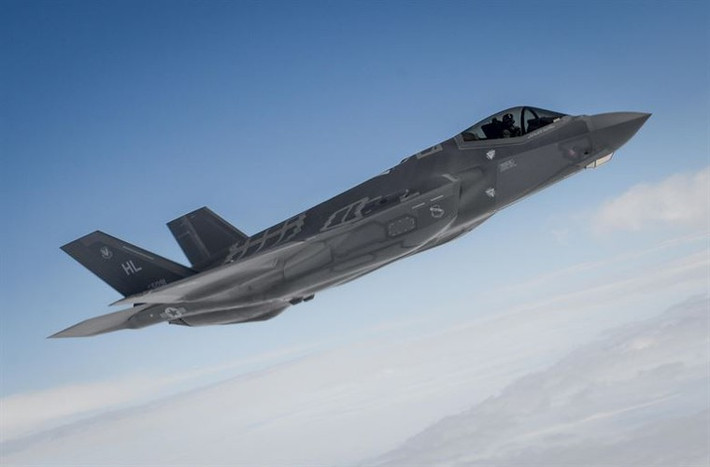 "Các thử nghiệm của Mỹ, bao gồm cho F-35 bay vào trong phạm vi quản lý của S-400 không ủng hộ chiếc tiêm kích tàng hình, cho thấy chúng không có khả năng tiếp cận an toàn khu vực cảnh giới của radar Nga".