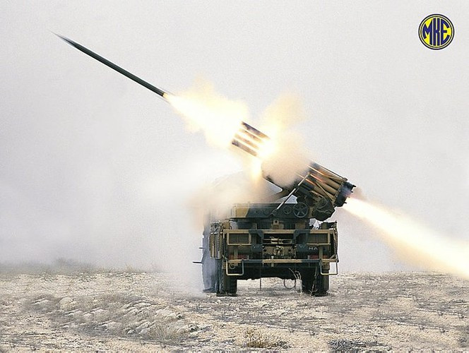 T-122 Sakarya MLRS được trang bị hệ thống điều khiển hỏa lực hiện đại, tự động tính toán dữ liệu bắn tự động cho các tên lửa có đầu đạn khác nhau, nó có thể lưu trữ tới 20 địa điểm mục tiêu.