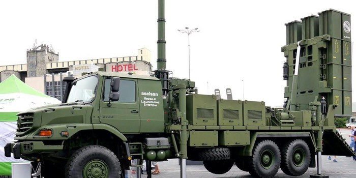 Tại Diyarbakir và Eskisehir, có hai trung tâm điều hành phối hợp hành động của các lực lượng và phương tiện phòng không Thổ Nhĩ Kỳ. Chúng được tích hợp vào hệ thống chỉ huy và kiểm soát tự động duy nhất cho không quân và phòng không của NATO ở châu Âu.