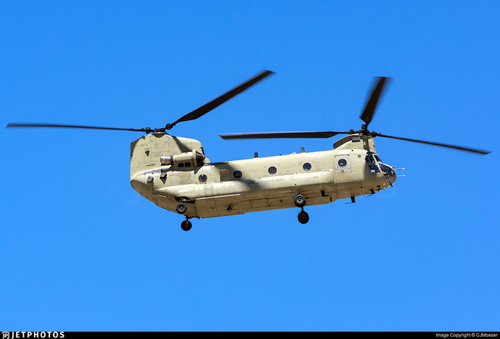 Trong các cuộc chiến tranh, không quân Mỹ thường xuyên dùng CH-47 để không vận vũ khí hạng nặng tới các khu vực hiểm trở.