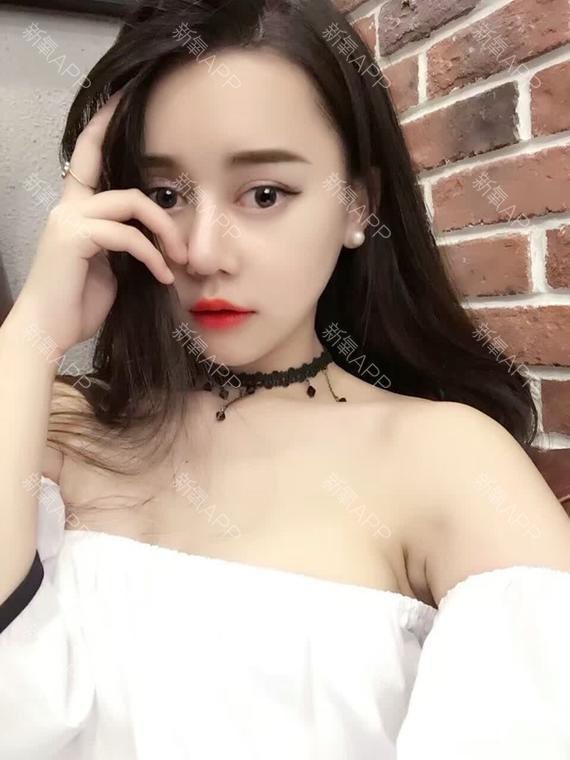 Giờ đây, Xiaomeimei vô cùng tự tin với gương mặt xinh đẹp và hoàn hảo của mình.