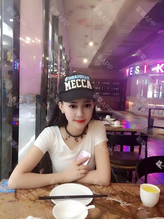Nửa năm sau khi phẫu thuật, khuôn mặt của Xiaomeimei vẫn khá cứng nhắc với chiếc mũi hơi hếch.