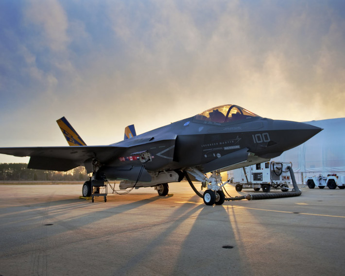"Một số tiêm kích F-35A Mỹ đã gặp tình trạng hỏng ống dẫn OBIGGS. Mỹ đã khuyến cáo các quốc gia vận hành F-35A tránh bay gần những trận giông sét, cũng như đưa phi cơ vào nhà chứa hoặc dựng cột thu lôi khi chúng không hoạt động. Một số chiếc F-35A Hà Lan cũng được phát hiện hỏng ống dẫn OBIGGS, nguyên nhân đang được điều tra", thông cáo có đoạn viết.