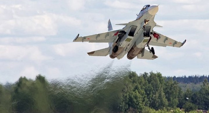"Dữ liệu không chính thức cung cấp lý do để tin rằng các động cơ trang bị cho Su-30SM sẽ cần tới 6 chiếc trong vòng đời (2 trong số đó đã được cài đặt và trả tiền khi mua)".