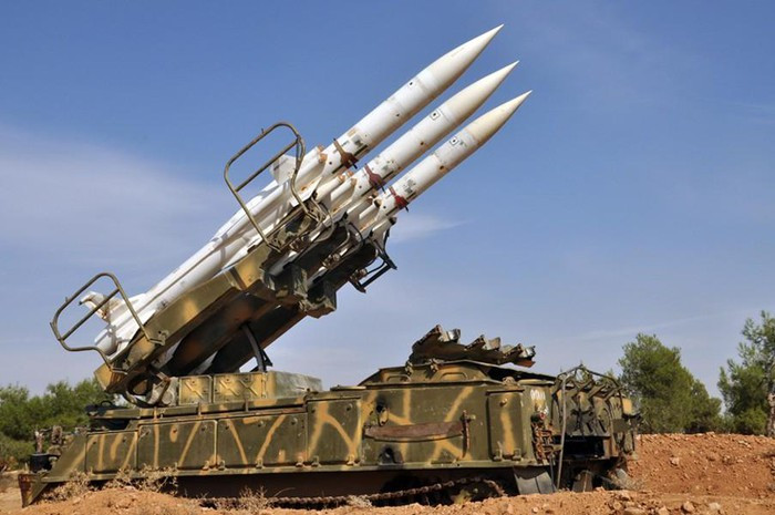 Môi trường quân sự đang thay đổi cũng đòi hỏi người Syria và Nga phải có một cách tiếp cận quốc phòng mới. Với tư cách là đồng minh, Moskva có thể giúp Damascus tăng cường hệ thống phòng không ở phía Nam và phía Đông đất nước.