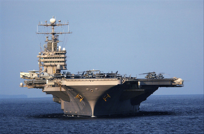 Eo biển Hormuz nằm bên bờ biển Iran, nối vịnh Ba Tư và vịnh Oman, là thành phần quan trọng trong chiến lược đối phó với Mỹ của Tehran.
