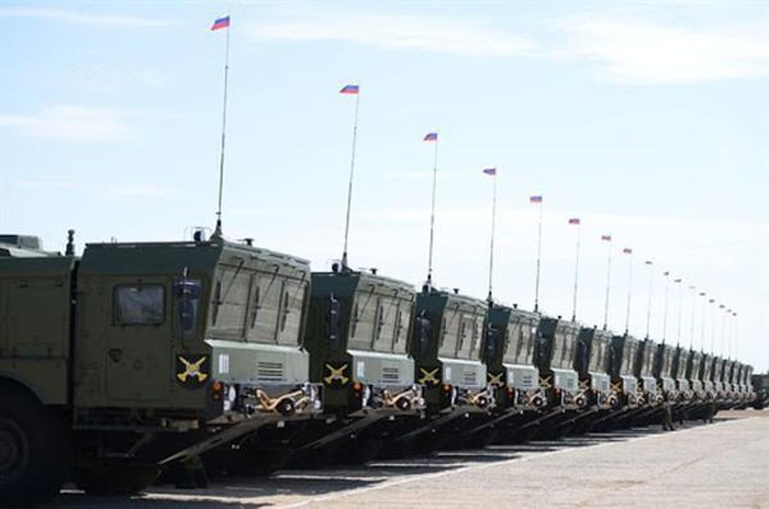 “Trước khi tàu khởi hành, chúng ta phải trở về Cuba. Cần tạo ra căn cứ quân sự của Nga ở đó và không chỉ là một trung tâm tình báo điện tử mà chúng tôi đã sử dụng đầy hiệu quả từ nhiều năm qua và giữ cho toàn bộ bán cầu Tây được che đậy".