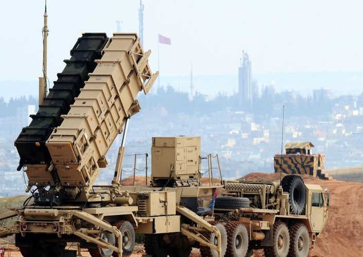 Những tổ hợp Patriot này có thể nằm cách biên giới Syria - Thổ Nhĩ Kỳ chỉ vài km, sẽ giúp bảo vệ an toàn cho lực lượng không quân nước này cũng như uy hiếp trực tiếp tiêm kích của Syria và Nga.