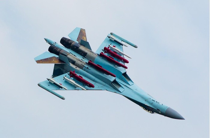 Sự hiện diện của máy bay chiến đấu Su-35 được nhận xét sẽ không làm cho chiếc chiến đấu cơ này chiếm ưu thế trong không quân Thổ Nhĩ Kỳ, khi lực lượng này vốn được trang bị tới 240 máy bay F-16.