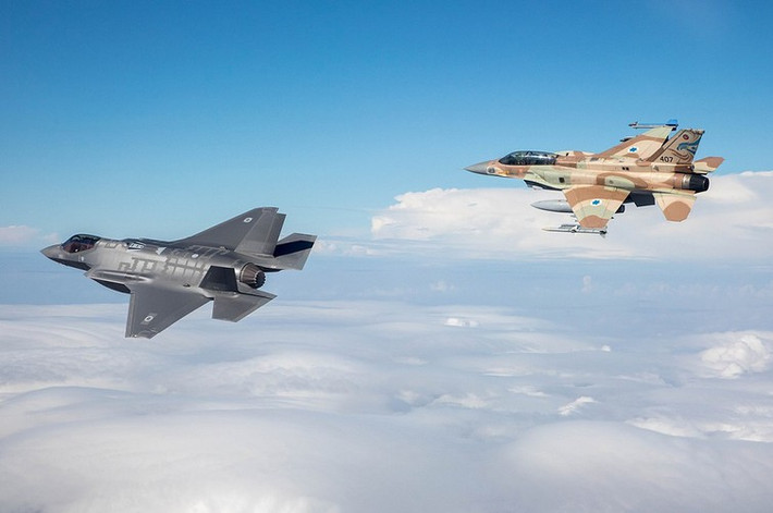 Ban đầu có ý kiến cho rằng mục đích của trận không kích mà Israel thực hiện chỉ là S-300 của Syria, do hoạt động của hệ thống phòng không Favorit chỉ cách khu vực bị oanh kích 10 km.