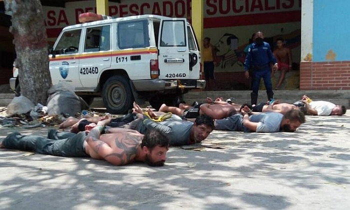 Đến hôm nay 10/5, Phó Tổng thống kiêm Bộ trưởng Truyền thông Venezuela Jorge Rodriguez tố cáo hợp đồng thực hiện Chiến dịch Gedeon mà một nhóm đối lập ký kết với một nhà thầu quân sự Mỹ nhằm bắt giữ hoặc sát hại Tổng thống Nicolas Maduro, bao gồm cả một khoản tiền thưởng nếu thành công trị giá lên tới 10 triệu USD. Nguồn ảnh: AP