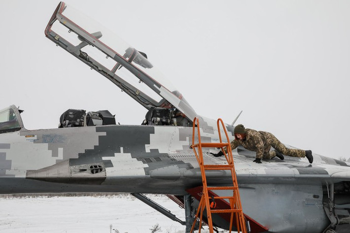 Không quân Ukraine cũng chịu tổn thất trên bầu trời Donbass. Flight International đã ước tính rằng trong cuộc chiến tranh miền Đông, quân ly khai đã bắn hạ hơn 20 máy bay Ukraine bằng tên lửa đất đối không.