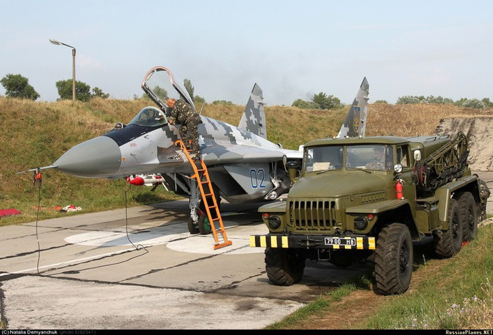 Máy bay chiến đấu của Ukraine không chỉ "thất lạc" ở Donbass, mà còn đơn giản là bị rơi và bị bắt. Bên cạnh đó, số liệu thống kê 400 phi cơ chỉ là trên giấy.